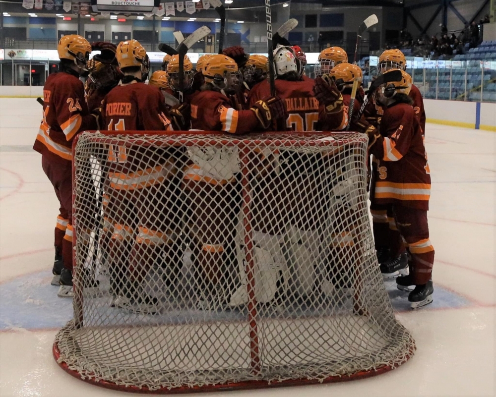 Les Cavaliers l'emportent Photo: NORMAND LEGER Cavaliers 2020 2021